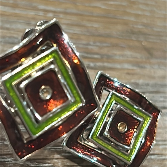 Vintage Clip On Earrings - Picture 1 of 8